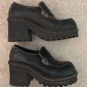 LEI. vintage platform shoes.